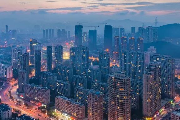 一年只賣三次地，中小房企危矣？未必！