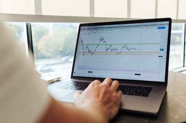 央行:將資管新規(guī)過渡期延長1年,可以鼓勵金融機構“跳起來摘桃子”