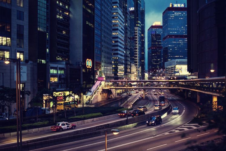 房企持續頻繁買賣資產，已出現交易核心資產現象